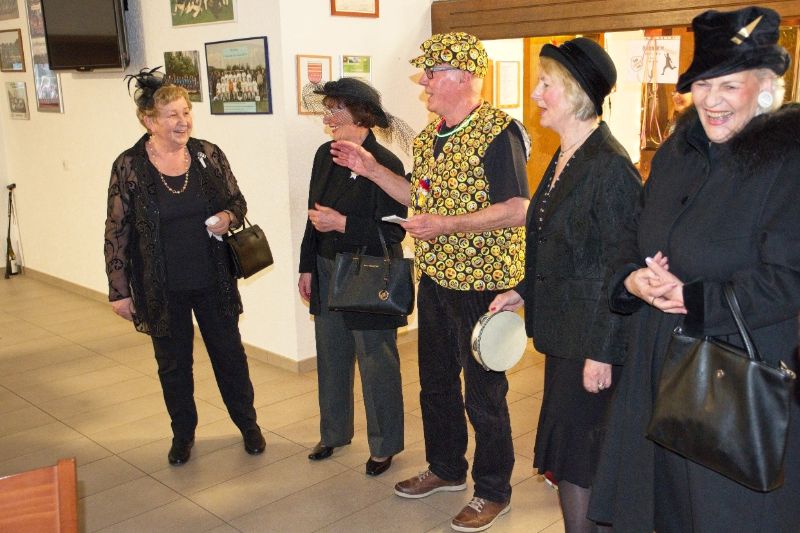 DSCF0325.jpg - Wanderfreunde Zornheim, Kreppelkaffee mit Kappensitzung in der Sportklause am 6. Februar 2018